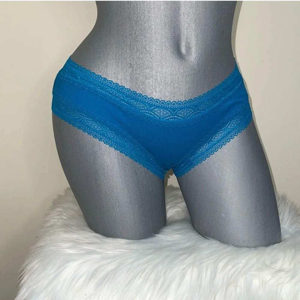 VICTORIAS SECRET THE LACIE POSEY GEOMETRIC LACE WAIST COTTON CHEEKY  PANTY. NWT